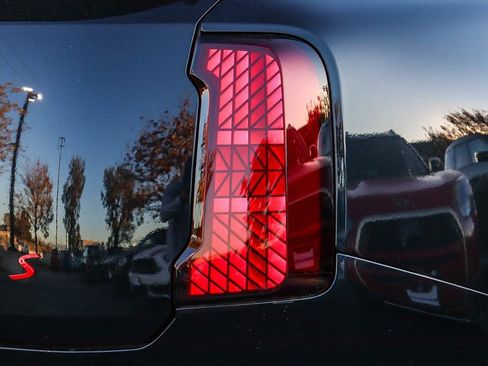 Used 2025 MINI Cooper Countryman S w/ Comfort Package Max image 10