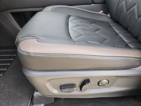 New 2026 Nissan Pathfinder Platinum image 22