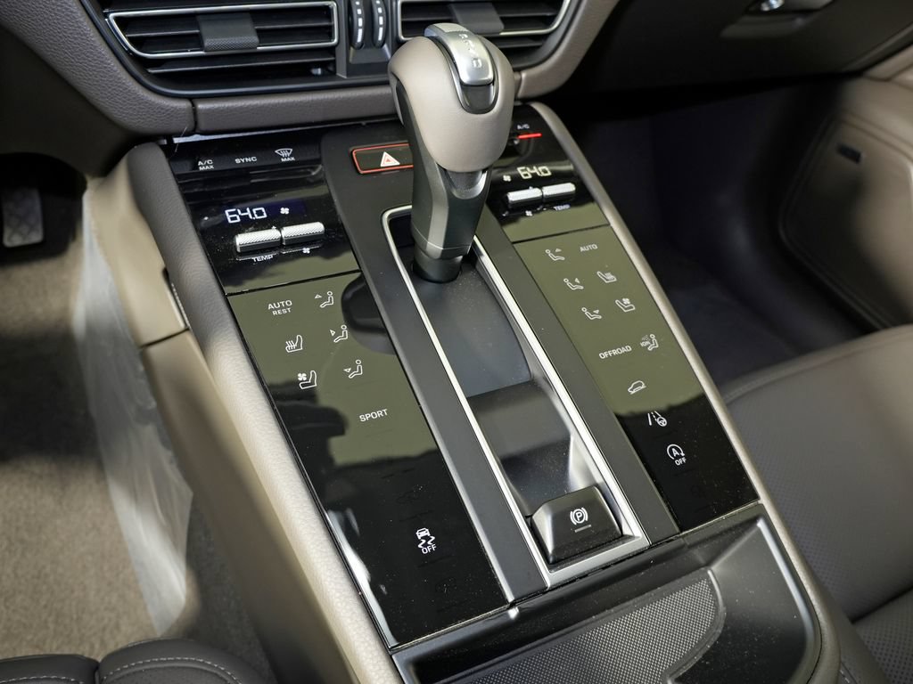 Used 2026 Porsche Macan AWD/4WD image 29