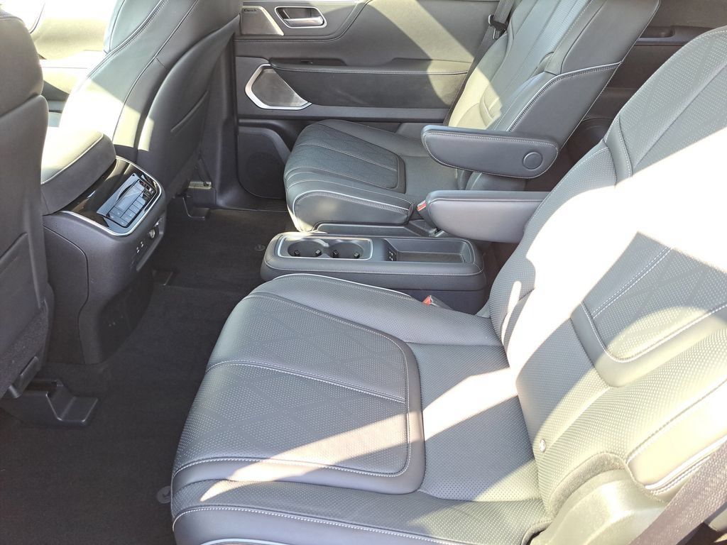 Used 2025 INFINITI QX80 Sensory AWD/4WD image 22