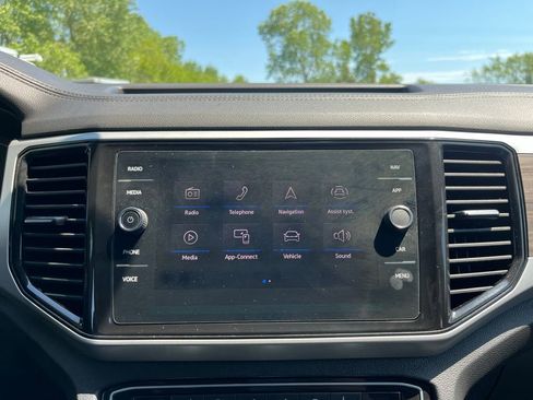 Certified 2021 Volkswagen Atlas SEL AWD/4WD image 17