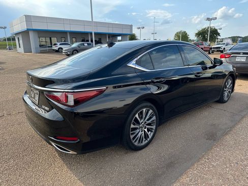 Used 2020 Lexus ES 350 w/ Premium Package FWD image 5