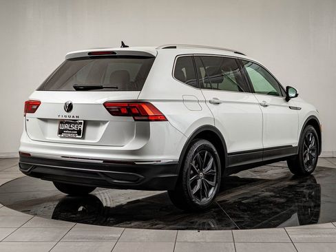Used 2023 Volkswagen Tiguan SE w/ Panoramic Sunroof Package image 10