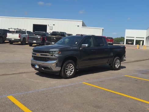 Used 2021 Chevrolet Silverado 1500 LT w/ Bed Protection Package AWD/4WD image 4