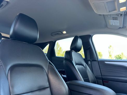 Used 2024 Ford Escape Platinum AWD/4WD image 16