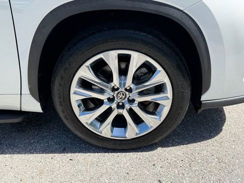 Used 2022 Toyota Highlander Limited FWD image 20