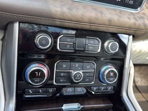 Used 2021 GMC Yukon Denali AWD/4WD image 30