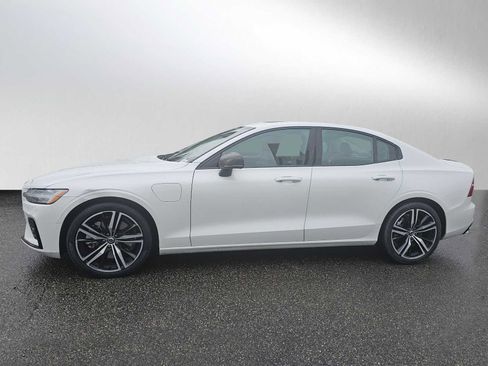 Certified 2022 Volvo S60 T8 R-Design Expression w/ Premium Package AWD/4WD image 7