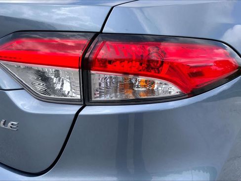 Used 2025 Toyota Corolla LE FWD image 30