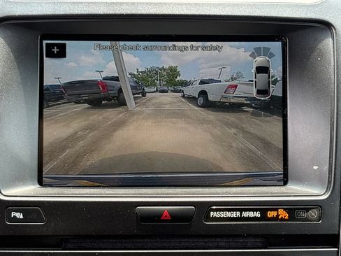 Used 2018 Ford Explorer XLT w/ Equipment Group 202A FWD image 26