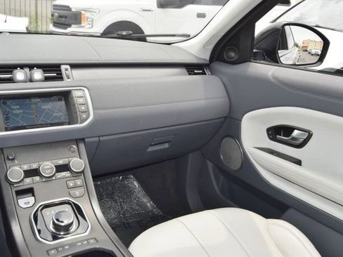 Used 2019 Land Rover Range Rover Evoque SE AWD/4WD image 33