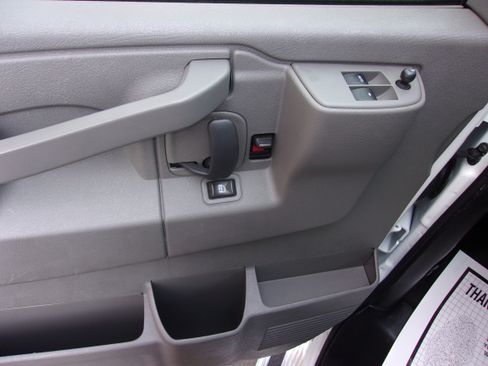 Used 2016 Chevrolet Express 3500 LT w/ LT Preferred Equipment Group image 15