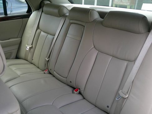 Used 2007 Cadillac DTS image 13