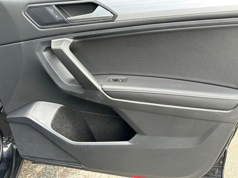 Used 2024 Volkswagen Tiguan S image 30