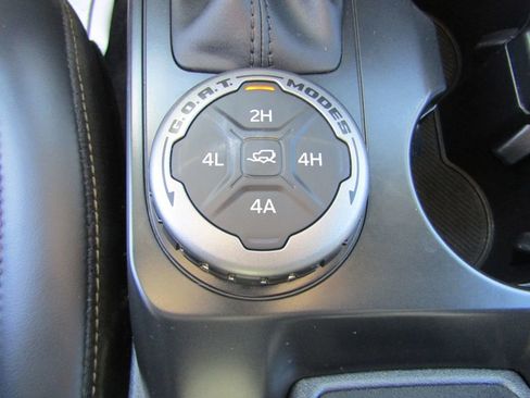 Used 2025 Ford Bronco Badlands AWD/4WD image 27