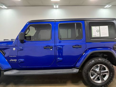 Used 2018 Jeep Wrangler Unlimited Sahara AWD/4WD image 37