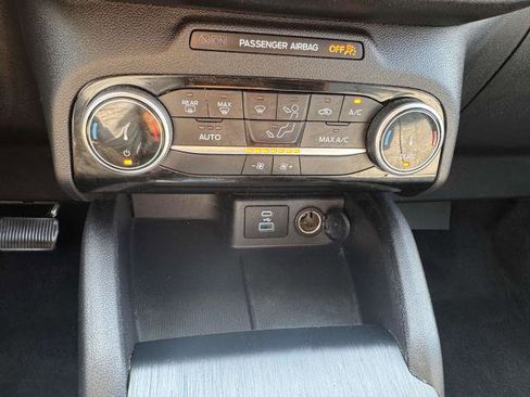 Used 2022 Ford Escape SE image 11