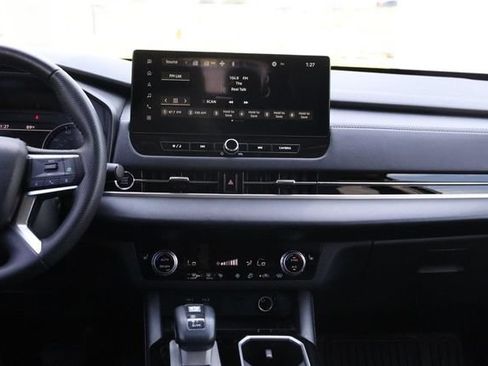 Used 2025 Mitsubishi Outlander SE AWD/4WD image 27