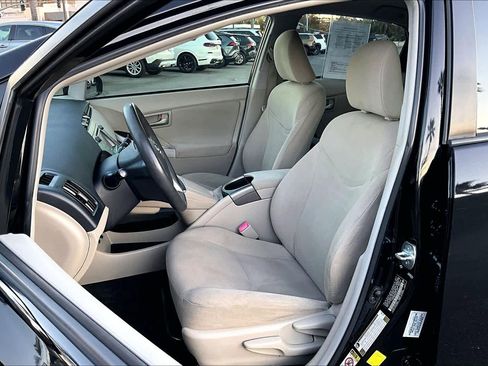 Used 2013 Toyota Prius Two image 7