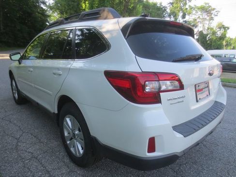 Used 2016 Subaru Outback 2.5i Premium AWD/4WD image 5