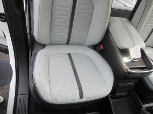 Used 2023 Rivian R1S Launch Edition image 27