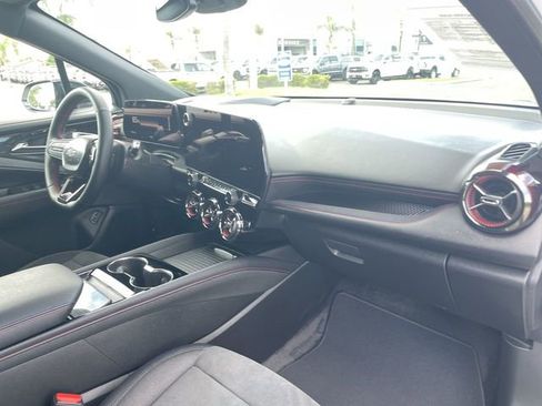 Certified 2025 Chevrolet Blazer EV RS image 28