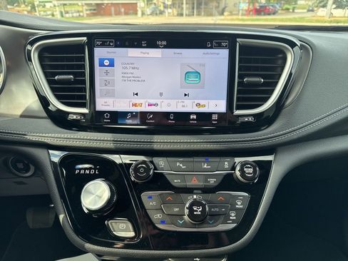 New 2026 Chrysler Pacifica Select image 20