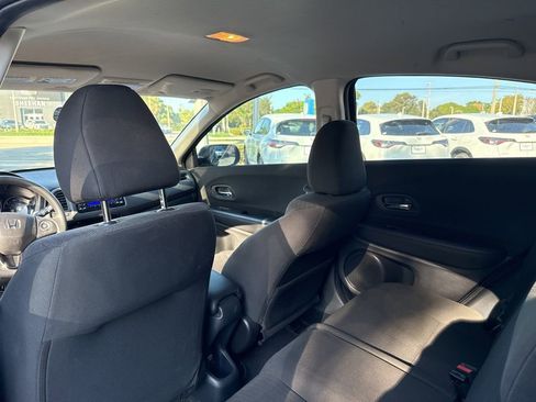 Used 2018 Honda HR-V LX image 18