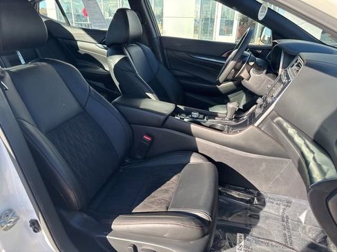 Used 2023 Nissan Maxima SR w/ Sport Mat Group image 20