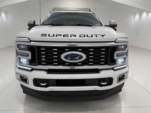 Used 2023 Ford F450 Platinum image 2