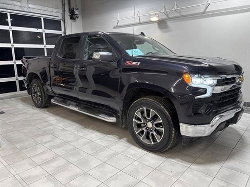 Used 2024 Chevrolet Silverado 1500 LT w/ Z71 Off-Road Package image 5