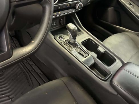 Used 2024 Nissan Sentra S FWD image 19