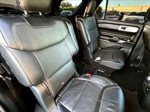 Used 2020 Ford Explorer ST w/ ST Street Pack image 19