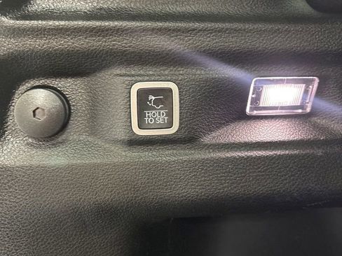 Used 2024 Jeep Grand Cherokee L Laredo AWD/4WD image 10