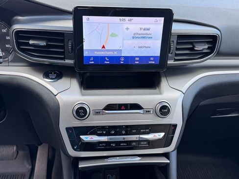 Used 2021 Ford Explorer XLT w/ Equipment Group 202A image 12