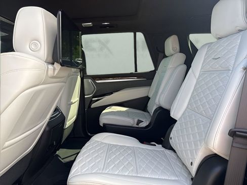 Used 2025 Cadillac Escalade Sport Platinum w/ LPO, Floor Liner Package AWD/4WD image 13