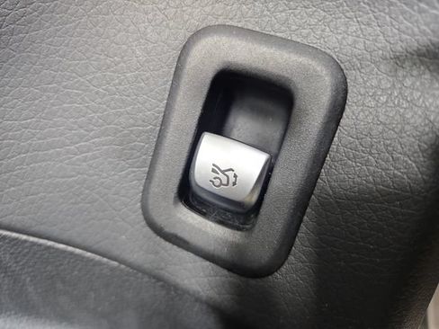 Used 2021 Mercedes-Benz GLC 300 4MATIC image 28