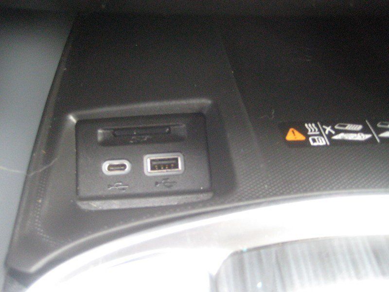 Used 2024 Buick Enclave Essence w/ Sport Touring Edition FWD image 18