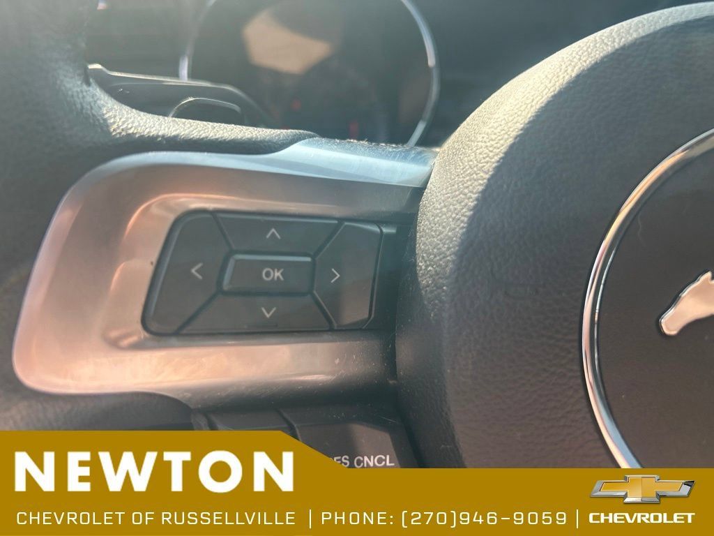 Used 2016 Ford Mustang Coupe RWD image 14