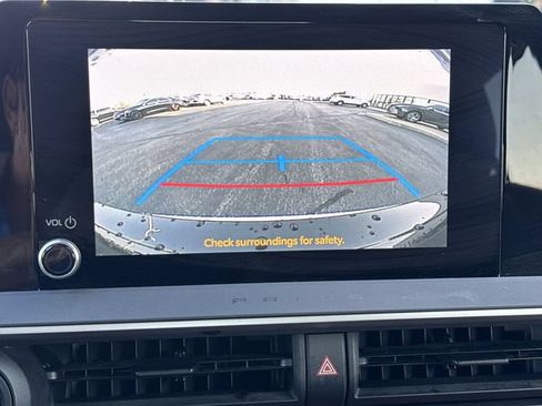 Used 2024 Toyota Prius Prime FWD image 20