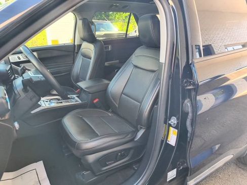 Used 2023 Ford Explorer Limited w/ Limited Technology Package AWD/4WD image 13