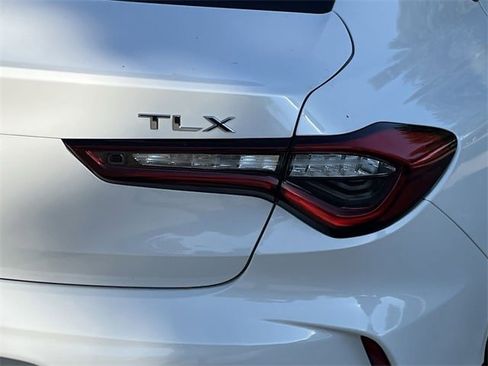 Used 2023 Acura TLX image 7