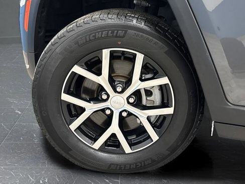 Used 2023 Jeep Grand Cherokee L Limited image 38