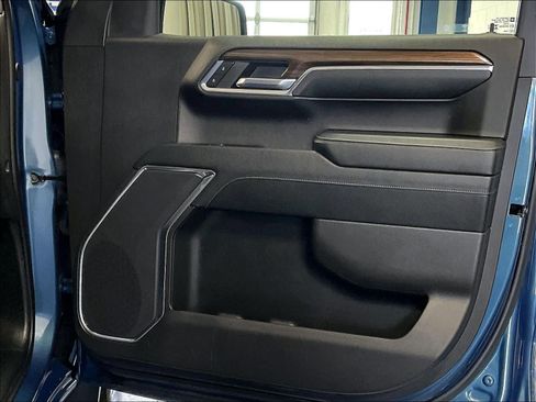 Used 2024 Chevrolet Silverado 1500 LT AWD/4WD image 12