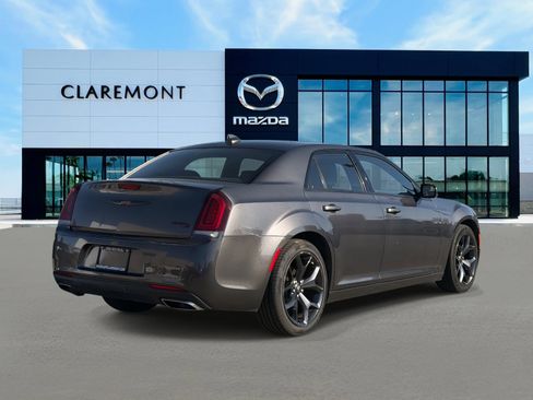 Used 2023 Chrysler 300 S image 5