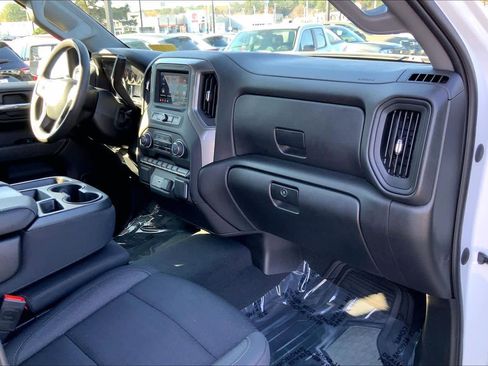 Used 2023 Chevrolet Silverado 1500 Custom image 16