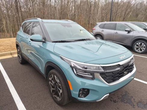 Used 2025 Kia Seltos SX w/ SX Sunroof Package image 3