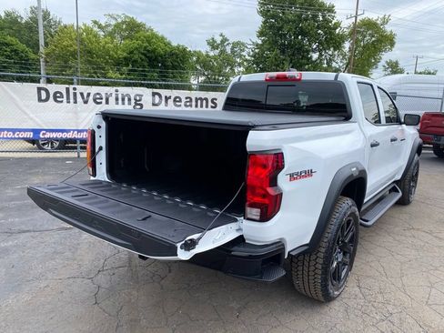 Used 2025 Chevrolet Colorado Trail Boss AWD/4WD image 5