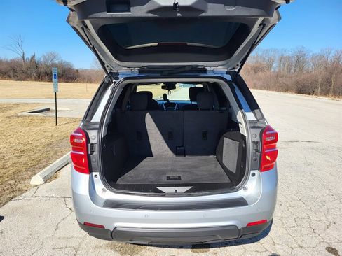Used 2017 Chevrolet Equinox LT w/ Convenience Package image 10