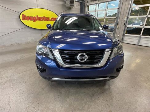 Used 2019 Nissan Pathfinder SV AWD/4WD image 8